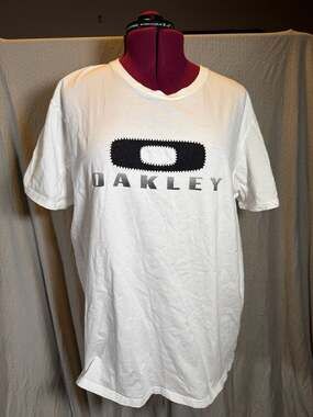 Oakley Men's White T-Shirt Big Logo Stitched Embroidered Spell Out Size XXL